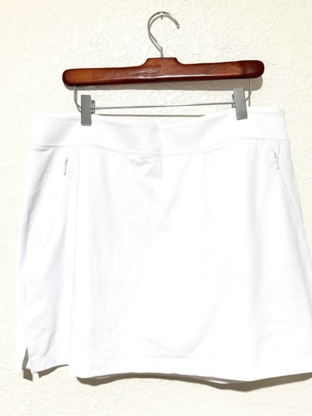 Tommy Bahama White IslandZone Active Golf skort Size Large NWT - Picture 4 of 7